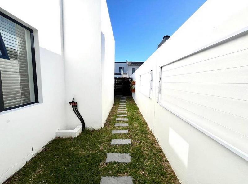 3 Bedroom Property for Sale in Sandown Western Cape